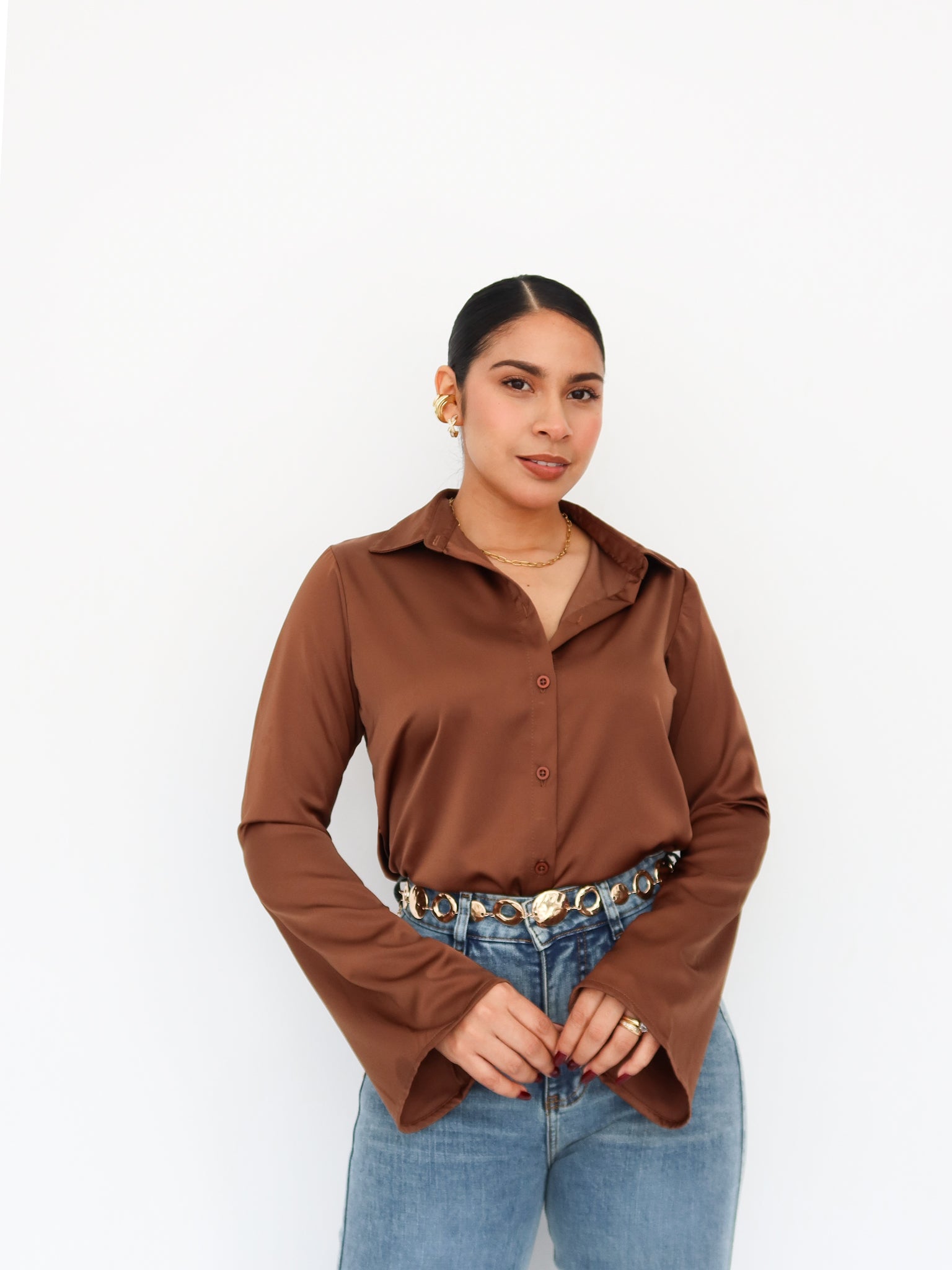 Camisa satinada manga campana