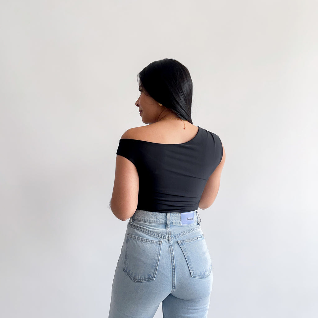 Blusa mara negra